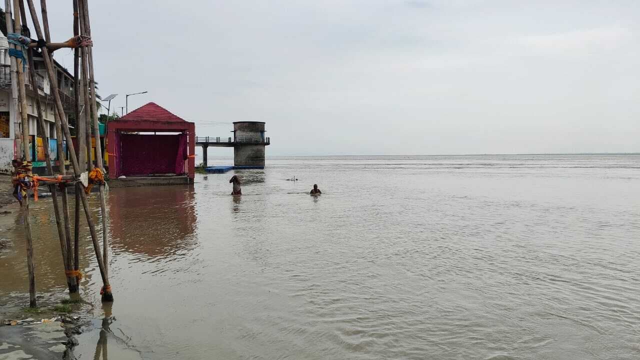 गंगा का जलस्तर बढ़ा, राजमहल-उधवा में बाढ़ का खतरा