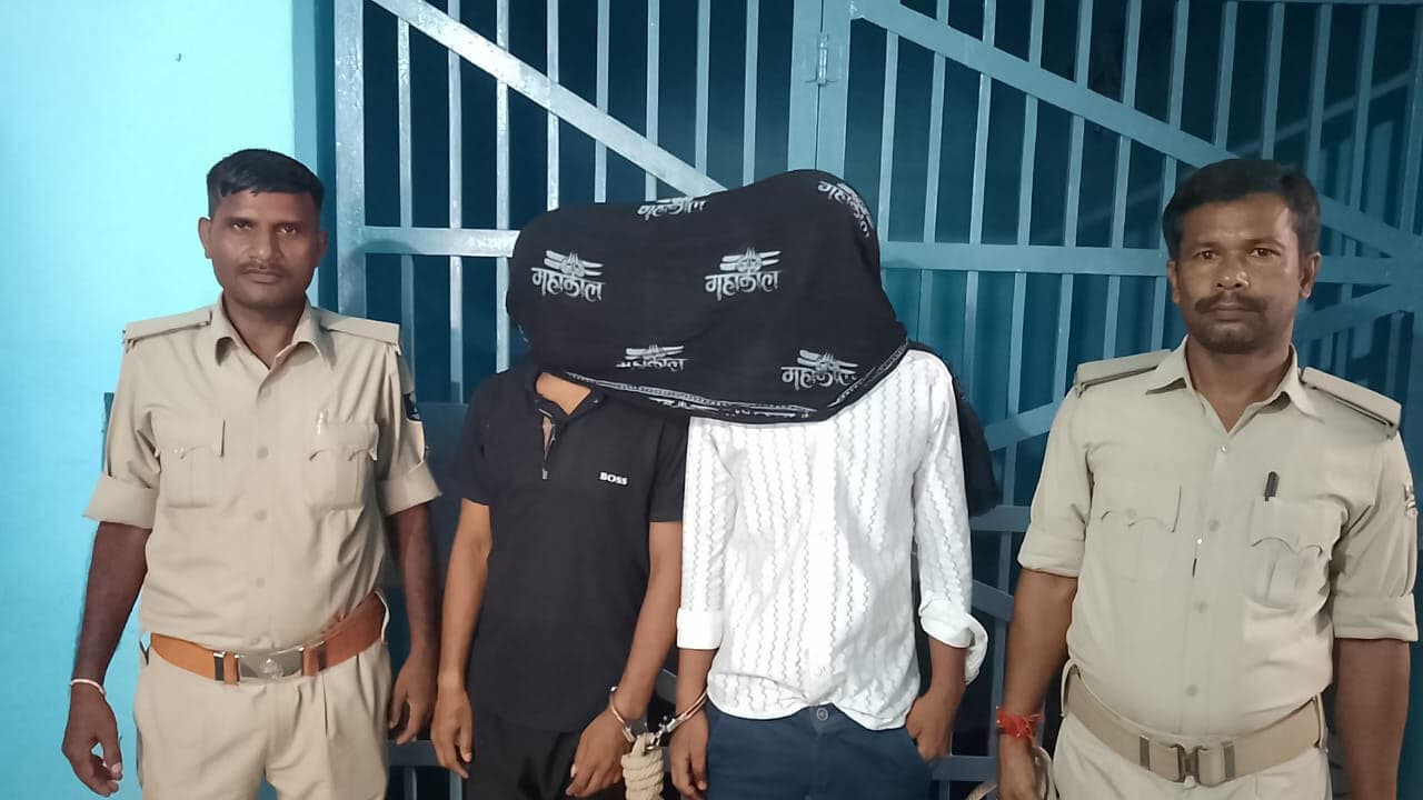 Samastipur News:युवती पर फायरिंग कर भाग रहे दो युवक पुलिस के हवाले