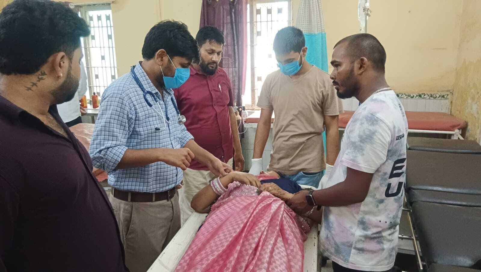 मंगलपुर पुल के पास सड़क हादसे में महिला घायल, चल रहा इलाज