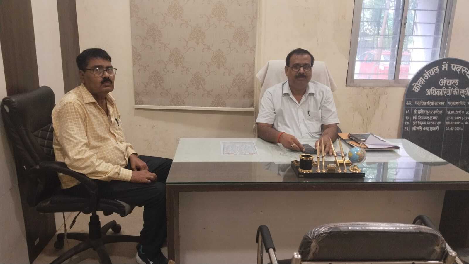 कोढ़ा में सीओ ने पदभार ग्रहण किया