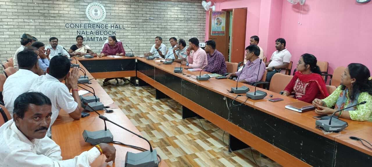 प्रखंड कार्यालय में हुई बैठक में झंडोत्तोलन का समय निर्धारित