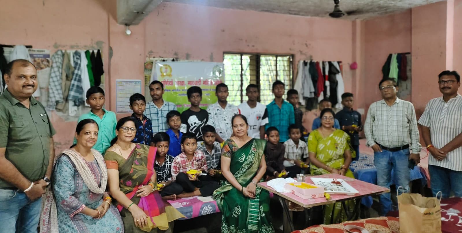 महिलाओं ने वनवासी कल्याण आश्रम में मनाया रक्षा बंधन का उत्सव