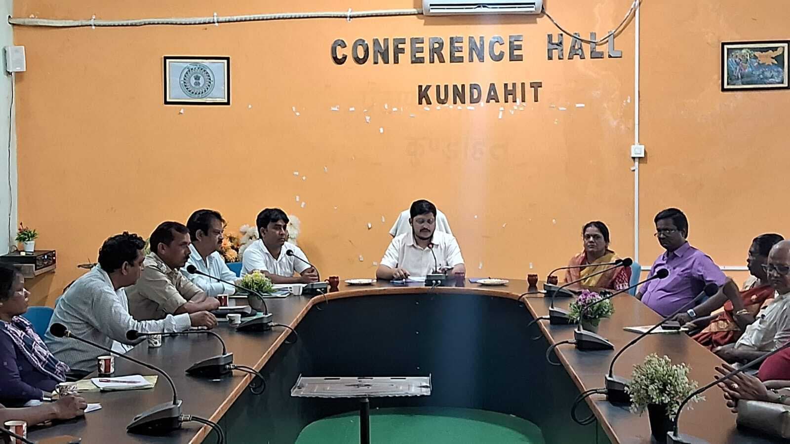 कुंडहित में भी ध्वजारोहण का समय निर्धारित