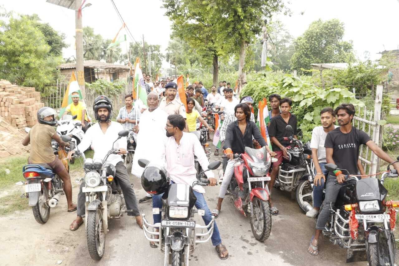 Motihari: भाजपा कार्यकर्ताओं ने निकाली तिरंगा यात्रा