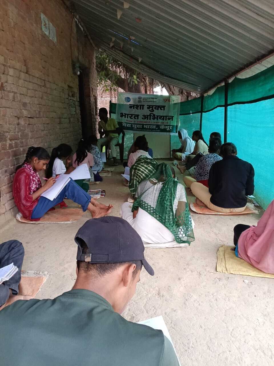करजांव में नशा मुक्ति पर भाषण प्रतियोगिता आयोजित