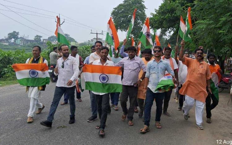भाजपाइयों ने हर घर तिरंगा को लेकर निकाली रैली