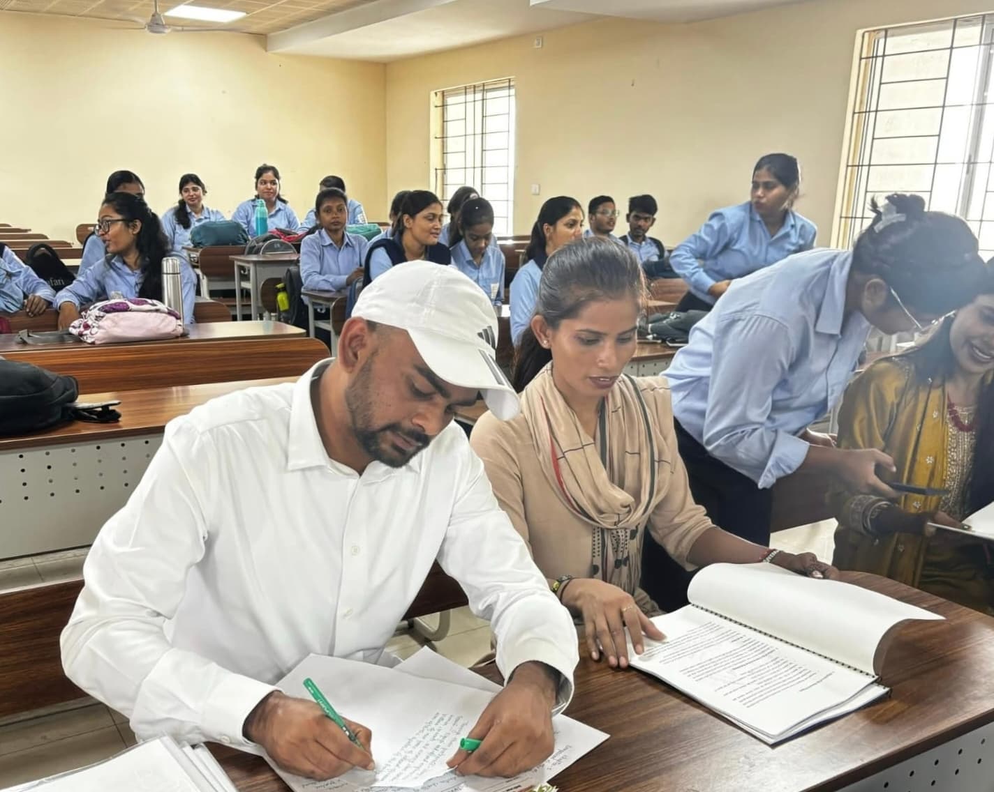 Dhanbad News : विधायक जयराम ने पीएचडी कोर्स का चौथा व अंतिम वार्षिक प्रस्तुतीकरण किया