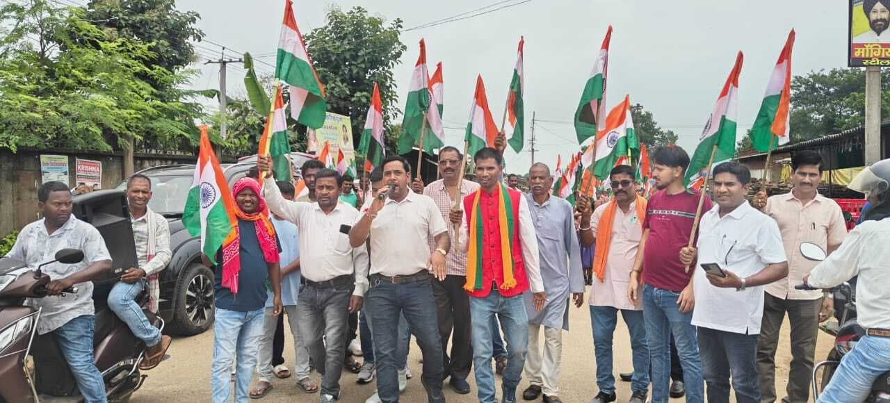 भाजपा ने कल्याणपुर में तिरंगा यात्रा निकाली