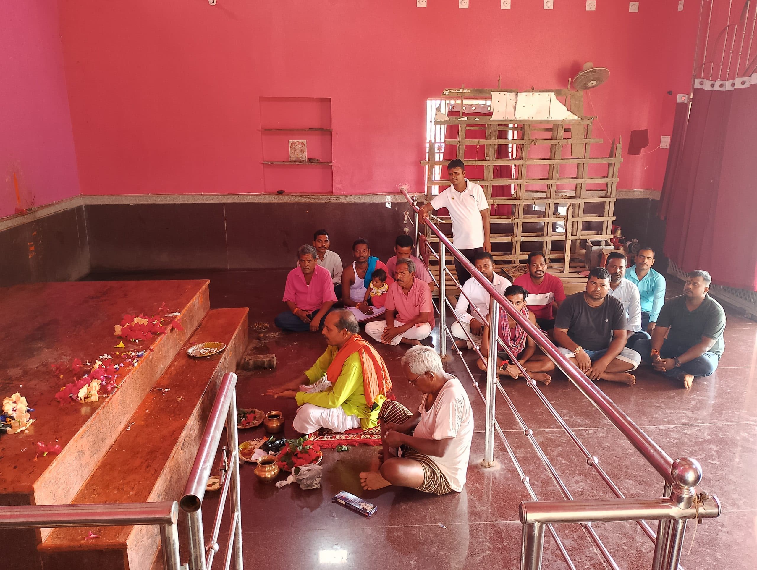 सारवां : धूमधाम से हुई मां दुर्गा की आद्रा पूजा