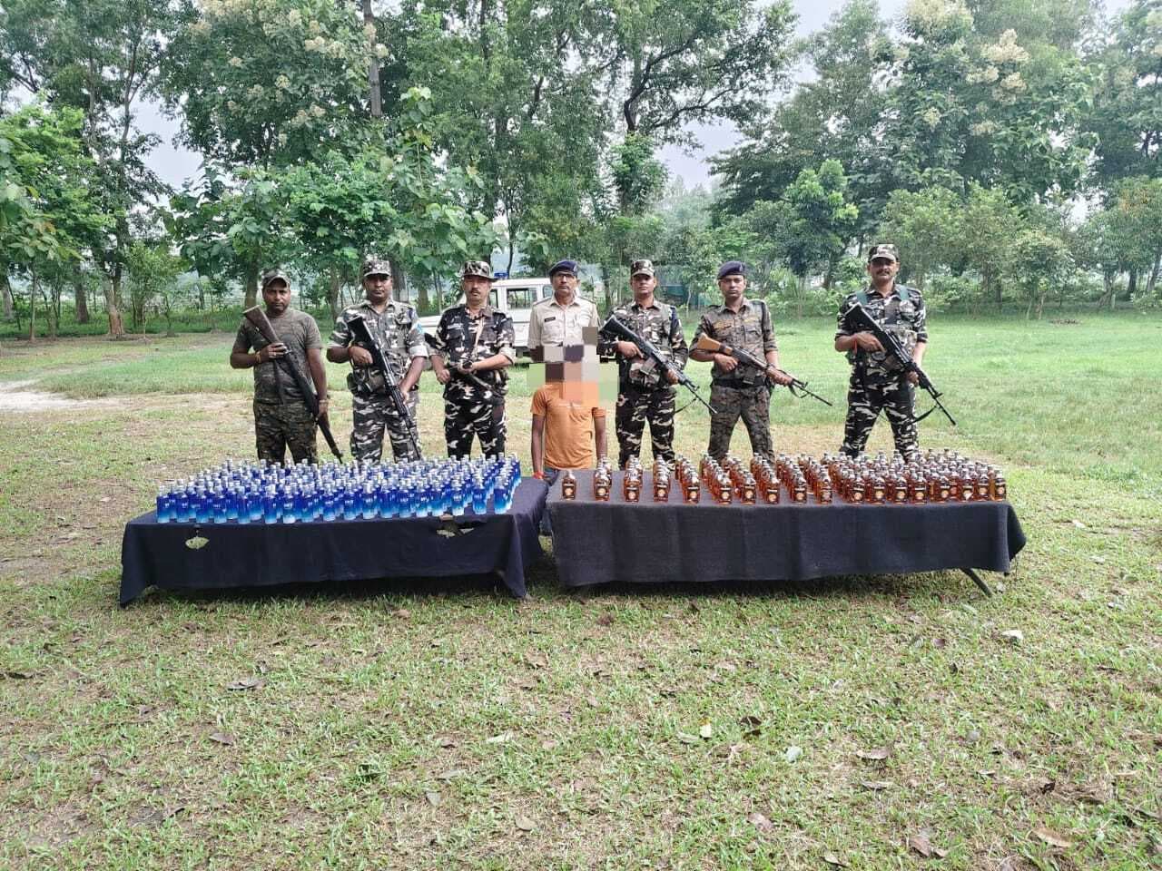 84.6 लीटर शराब के साथ तस्कर गिरफ्तार