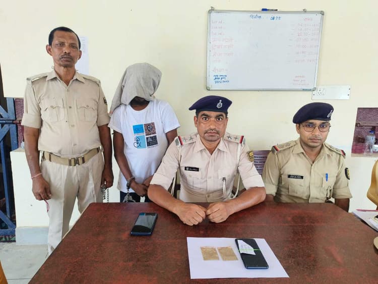 स्मैक के साथ पश्चिम बंगाल निवासी तस्कर गिरफ्तार