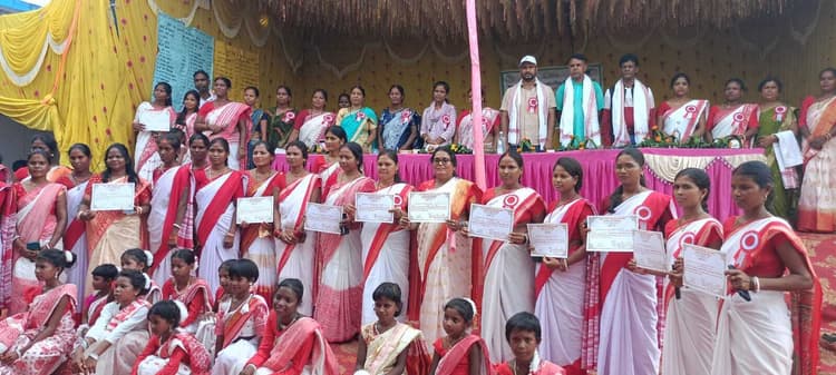 उत्कृष्ट कार्य करने वालों को मिला सम्मान