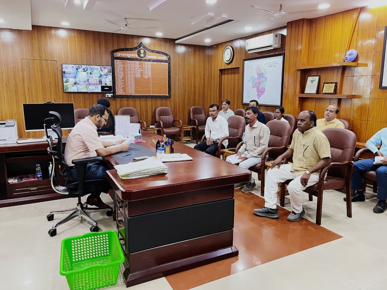 Seraikela Kharsawan News : शहरी पेयजल व बिजली संकट पर डीसी सख्त, शीघ्र दूर करें