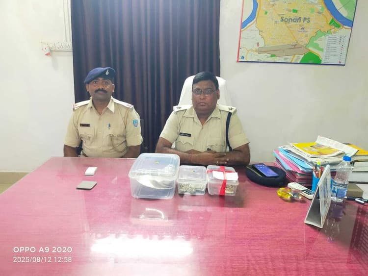 Jamshedpur News : सोनारी : घर से चोरी मामले में एक युवक और दो नाबालिग धराये