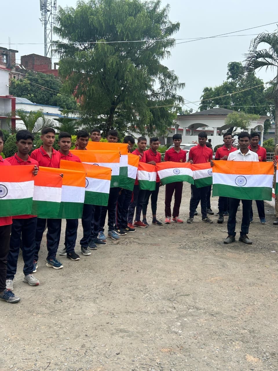 हमारे संघर्ष, त्याग, बलिदान व उपलब्धि का साक्षी है तिरंगा: डॉ अशोक