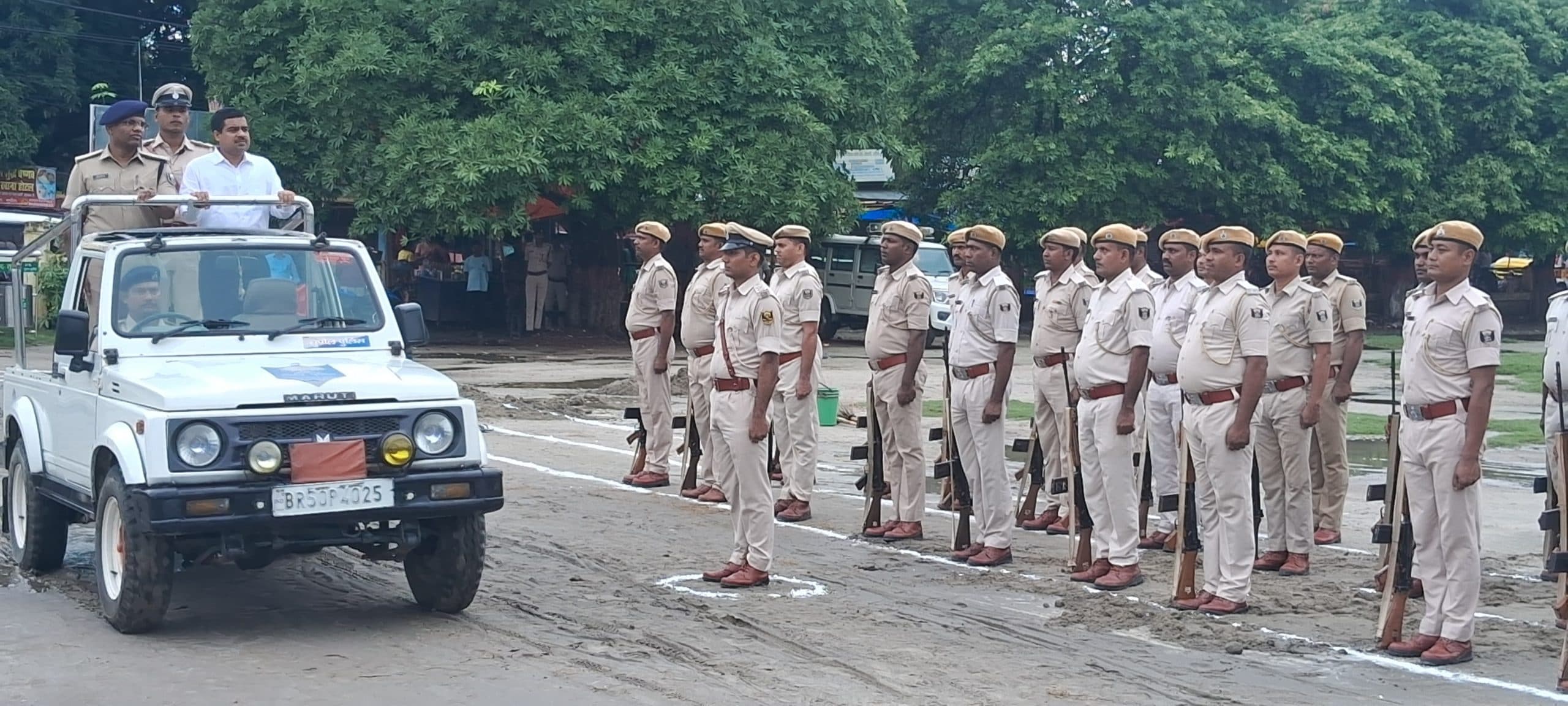 स्वतंत्रता दिवस पूर्वाभ्यास संपन्न, डीएम-एसपी ने किया परेड का निरीक्षण