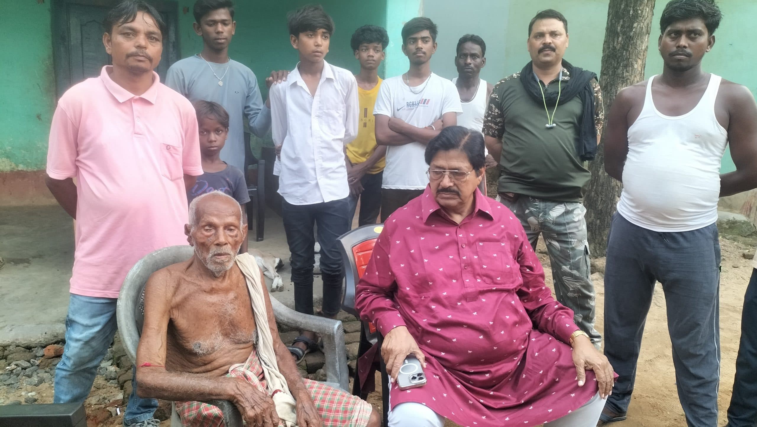 सारठ : जड़ी-बूटी से इलाज कर रहे हैं 103 वर्षीय केहरि मंडल