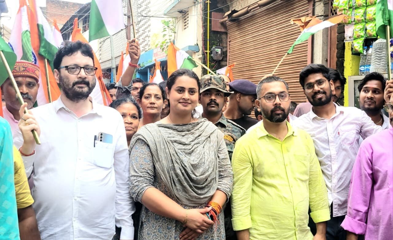 भाजयुमो ने निकाली 79 मीटर भव्य तिरंगा यात्रा