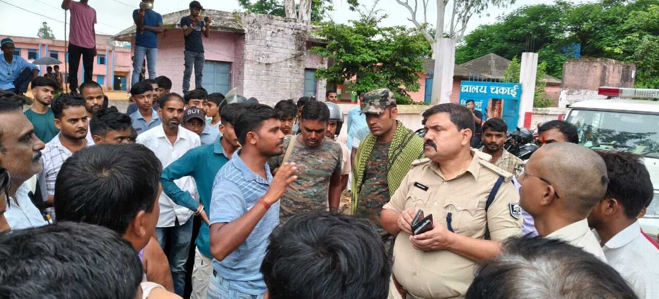 बिना रजिस्ट्रेशन चल रहे निजी क्लिनिक पर स्वास्थ्य विभाग का धावा, सील