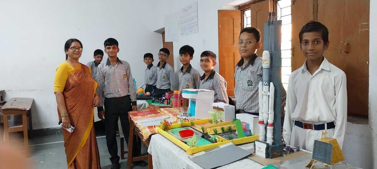 गणित-विज्ञान मेला छात्रों को अपनी प्रतिभा दिखाने का देता है अवसर : प्राचार्य