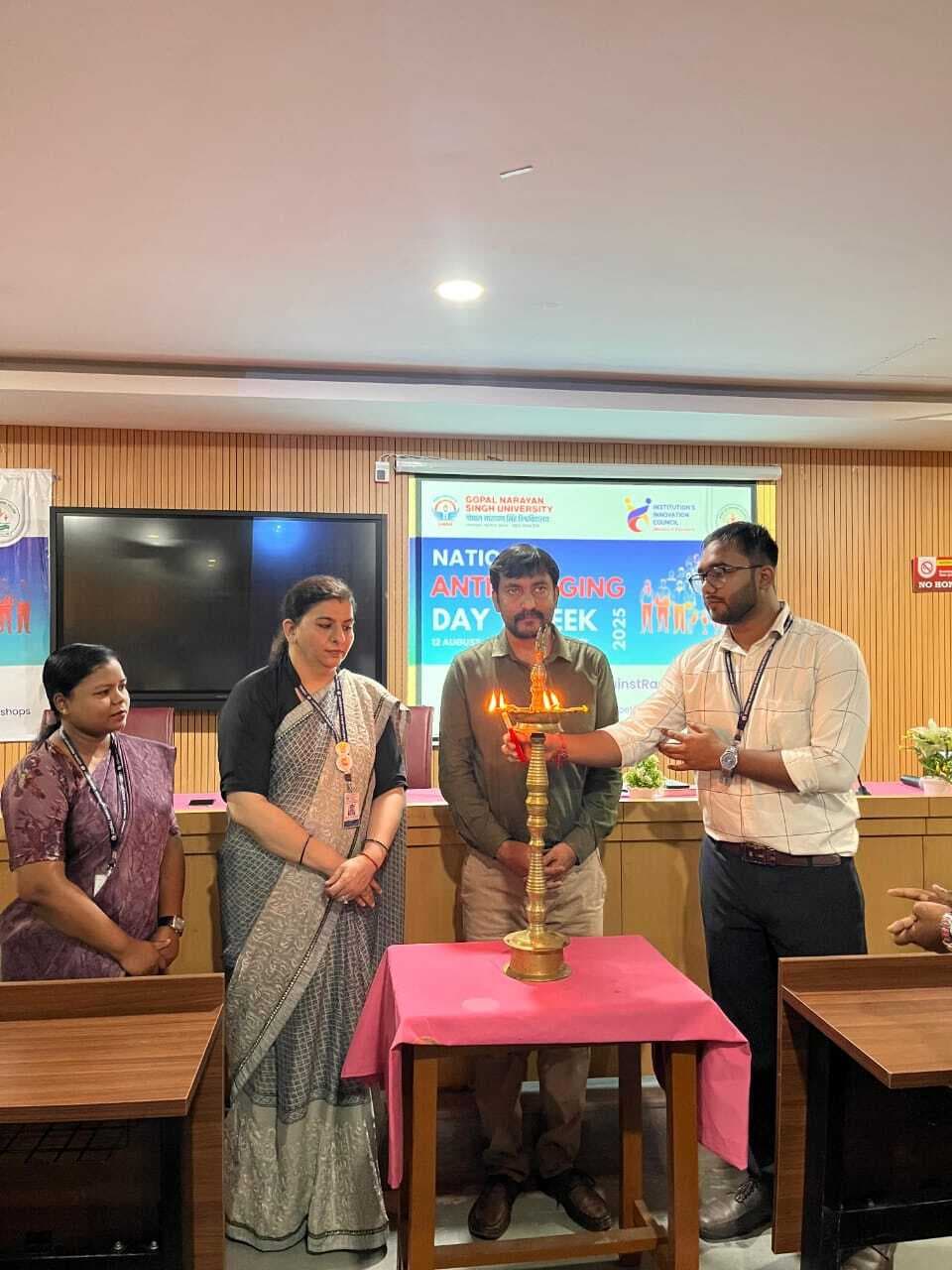 नारायण नर्सिंग कॉलेज में एंटी रैगिंग दिवस पर हुई पोस्टर प्रतियोगिता