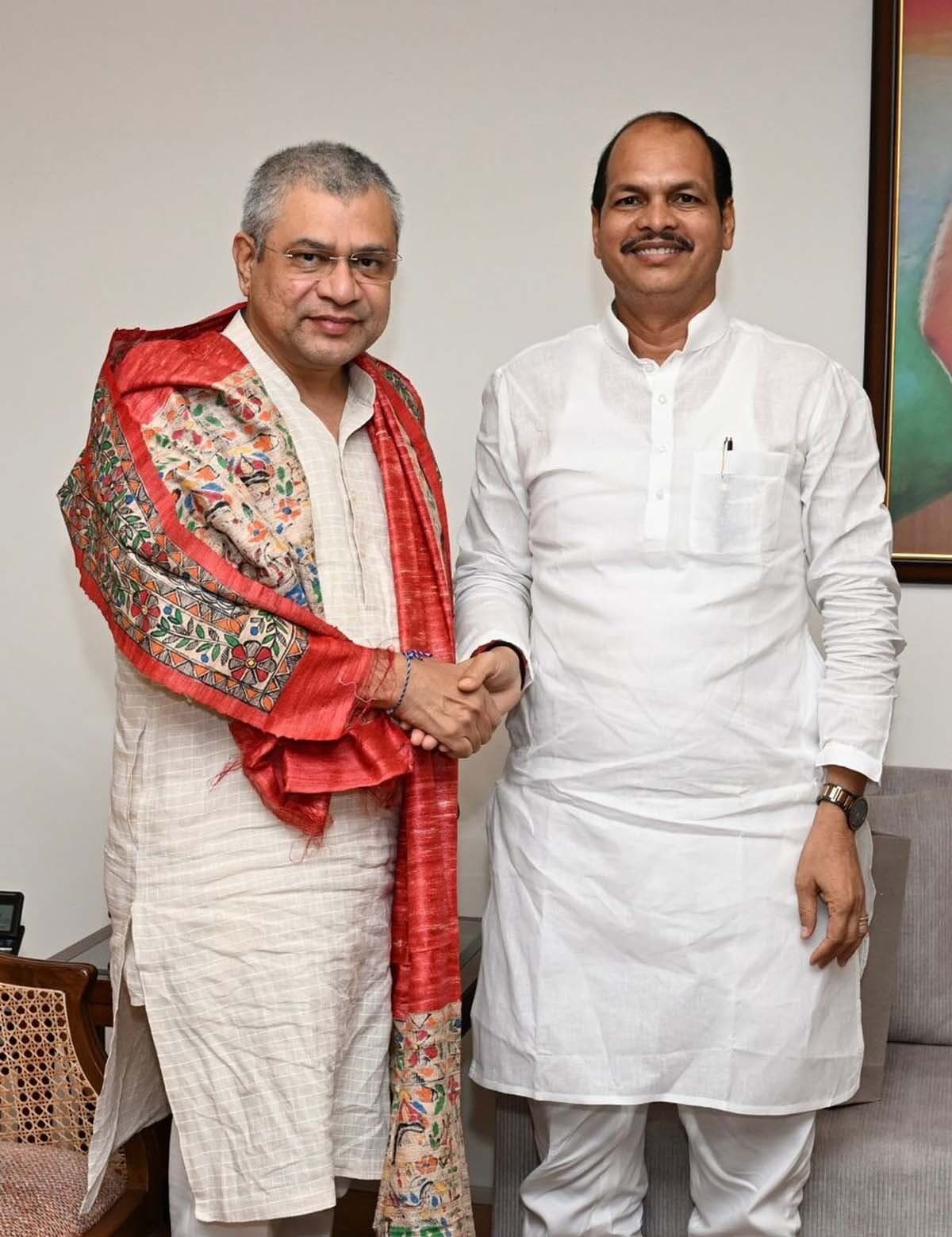 रेल मंत्री से अभयपुर व कजरा स्टेशन को अमृत भारत स्टेशन में शामिल करने की मांग