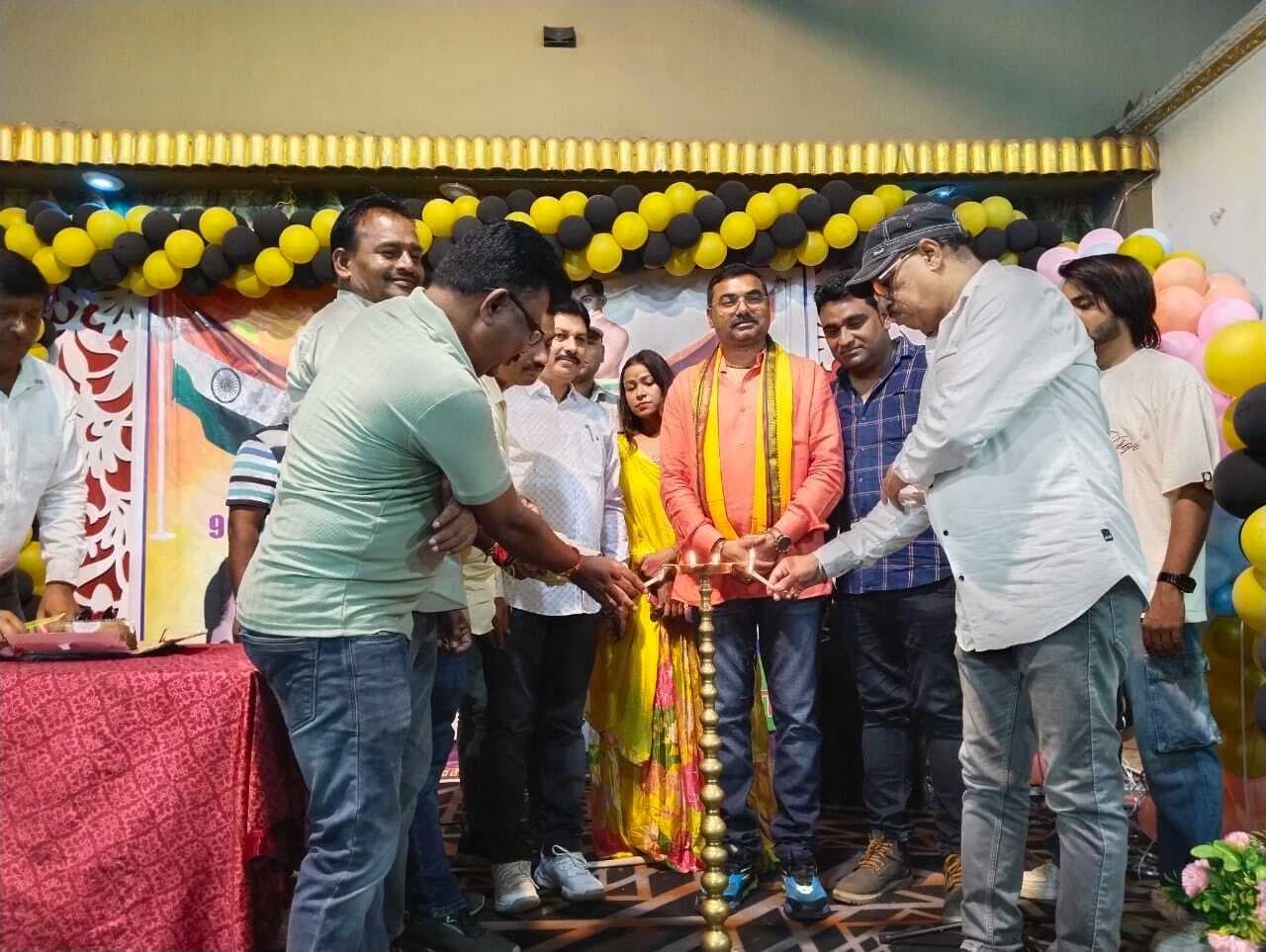 Deoghar news : स्वतंत्रता दिवस की पूर्व संध्या पर एक शाम वतन के नाम गीतों पर झूमे दर्शक