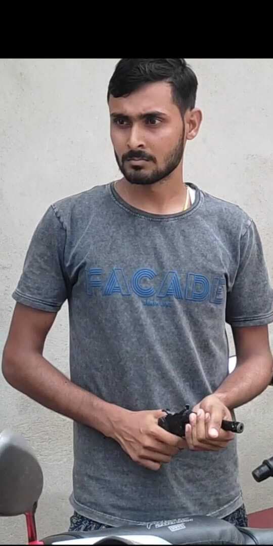 सोशल मीडिया पर हथियार लहराने का वीडियो वायरल