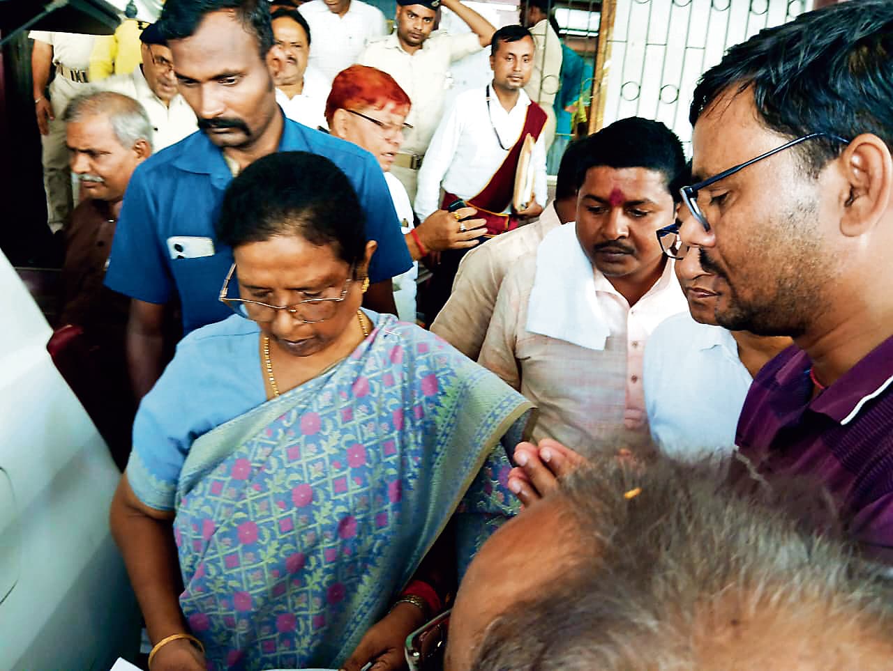 Siwan News : 10 सूत्री मांगों को लेकर लिपिकों ने प्रभारी मंत्री को सौंपा ज्ञापन