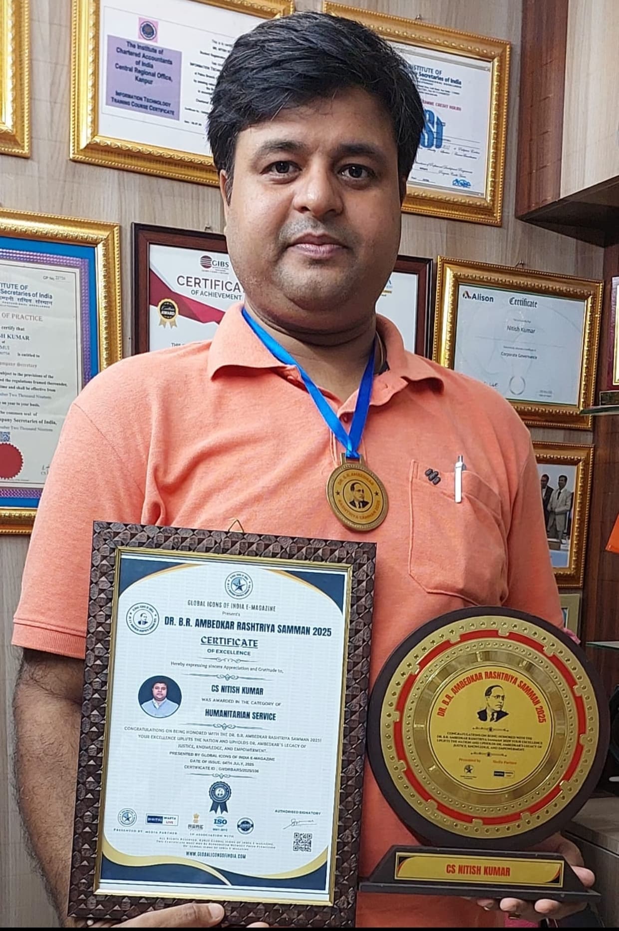 डॉ बीआरआंबेडकर राष्ट्रीय सम्मान से सम्मानित हुए नीतीश