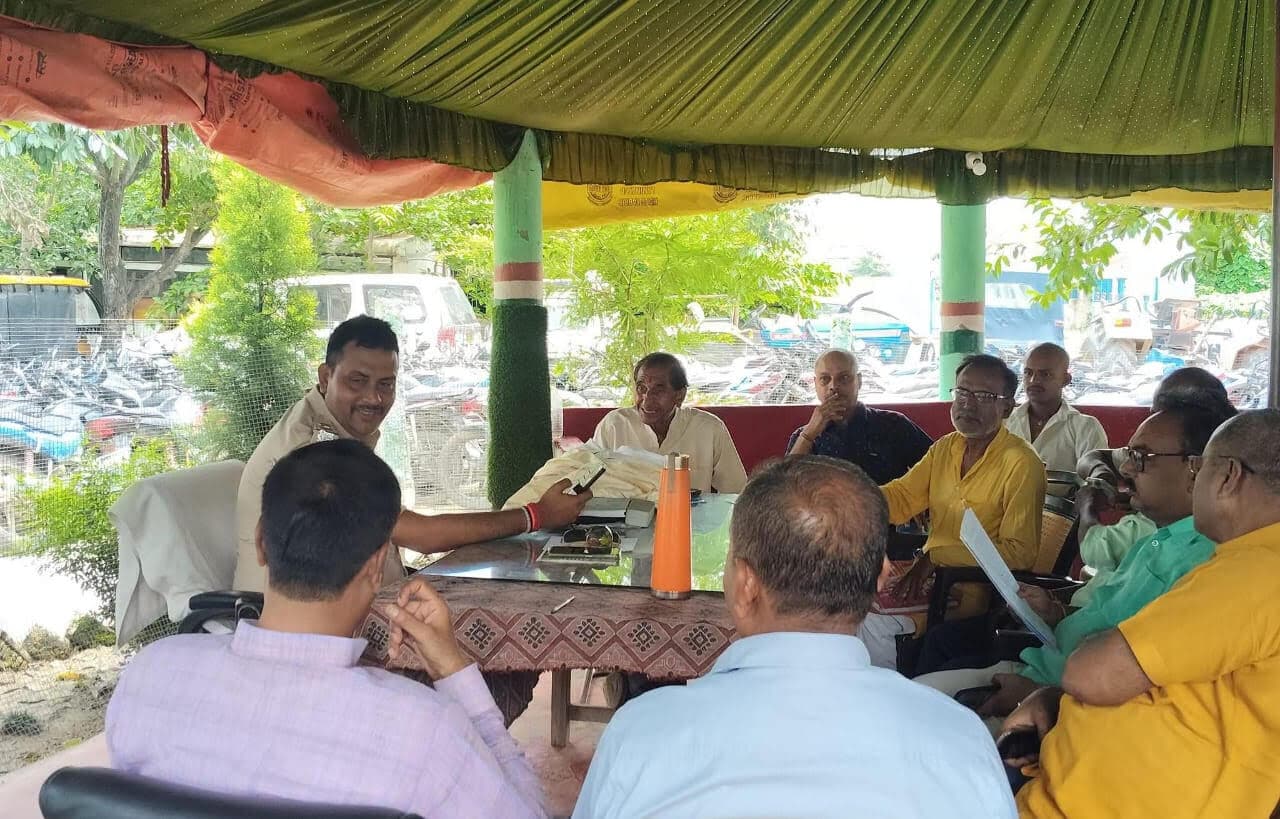 Madhubani News : व्यवसायियों ने अतिक्रमण हटाने की रखी मांग