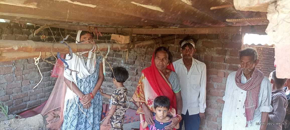 मिट्टी की दीवार ढही, एक ही परिवार के पांच सदस्य घायल