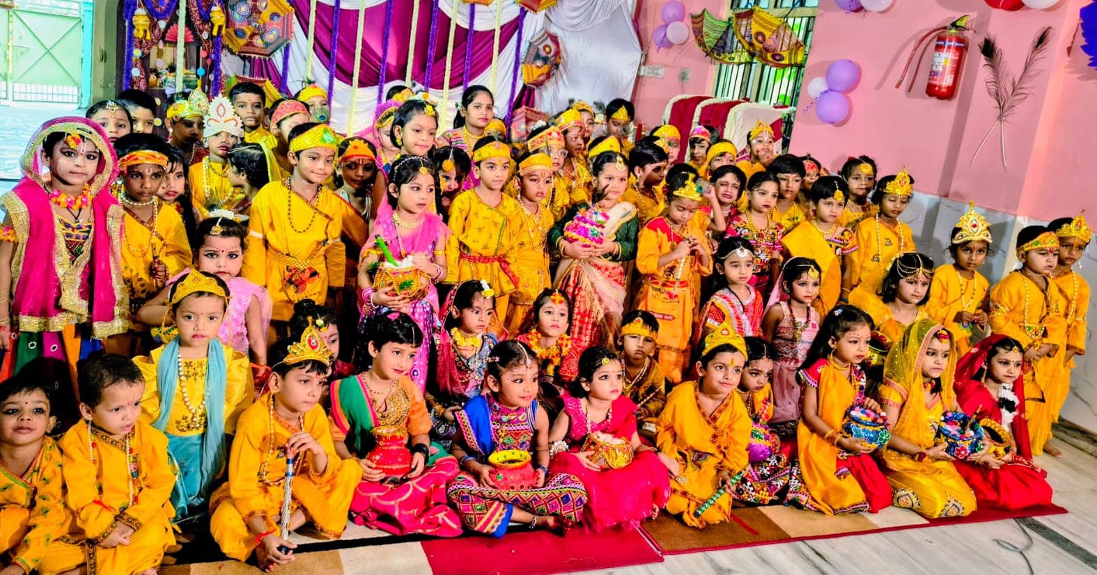 डिस्कवरी पब्लिक विद्यालय में मना श्रीकृष्ण जन्म का उत्सव