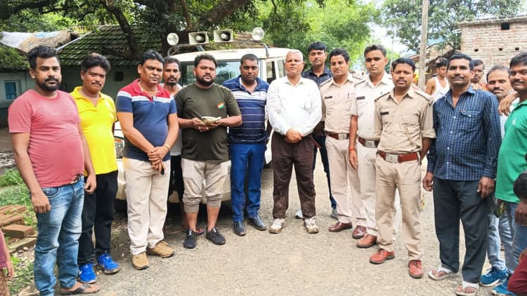 अभूआ गांव में तेंदुआ दिखने की सूचना पर दहशत