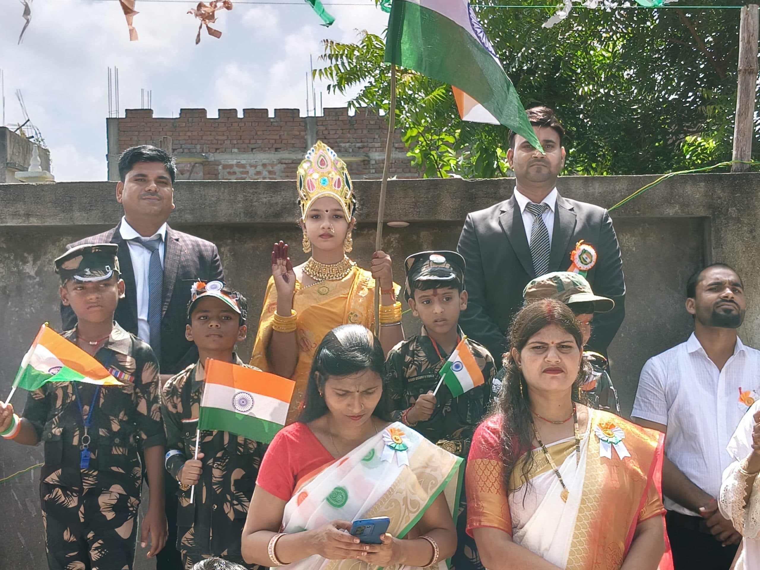 ज्ञान निकेतन स्कूल रजौली में बच्चों ने स्वतंत्रता सेनानियों के बलिदान को किया याद