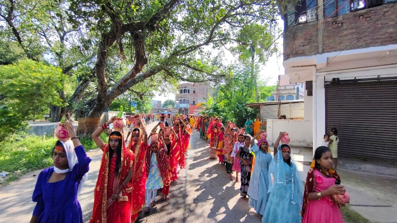 Samastipur News:कृष्णाष्टमी पर निकाला कलश यात्रा