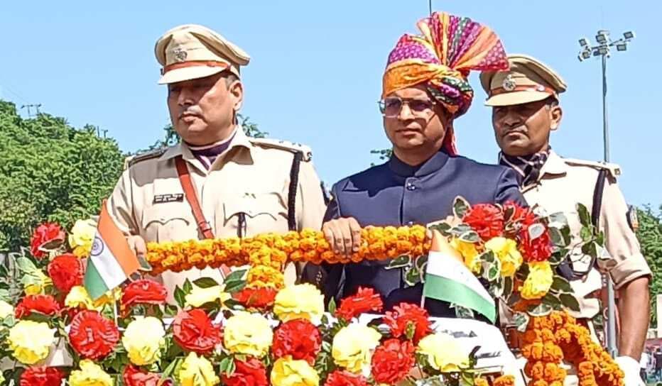 जिले के विद्यालयों में सौ से अधिक नये कक्ष बने, साइंस सेंटर की स्थापना के साथ पुस्तकालयों का निर्माण भी हुआ, खेल सुविधाओं के साथ स्वास्थ्य केंद्रों के आधुनिकीकरण में किया गया विस्तार