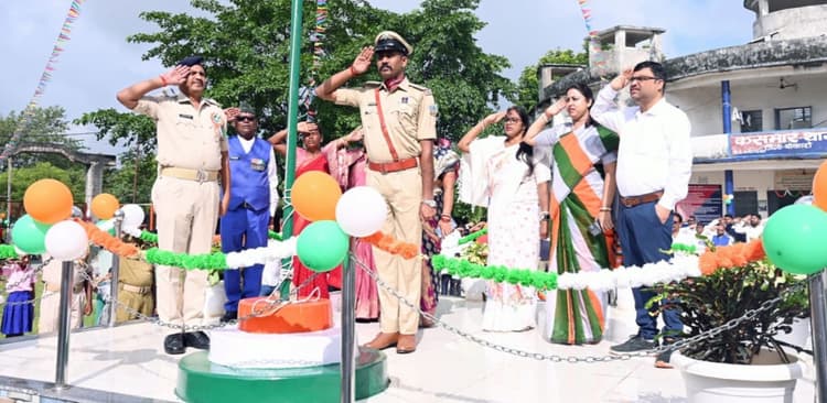 Bokaro News : कसमार में स्वतंत्रता दिवस की रही धूम