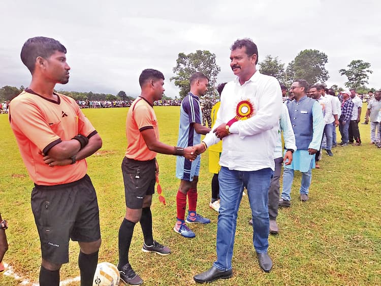 Chaibasa News : नशापान से दूर रहें खिलाड़ी : सोनाराम