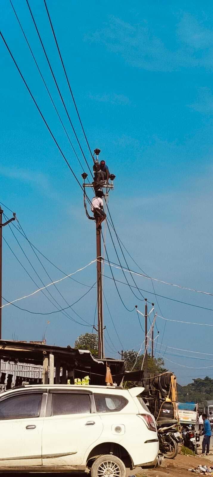 बिजली आपूर्ति ठप रहने से आमजन से लेकर दुकानदारों तक सबकी परेशानियां बढ़ी