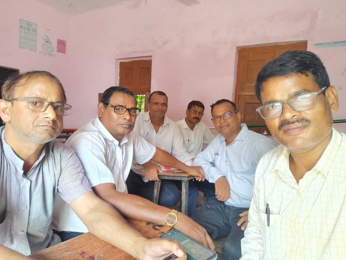 शिक्षकों की समस्याओं पर गोप गुट ने की चर्चा