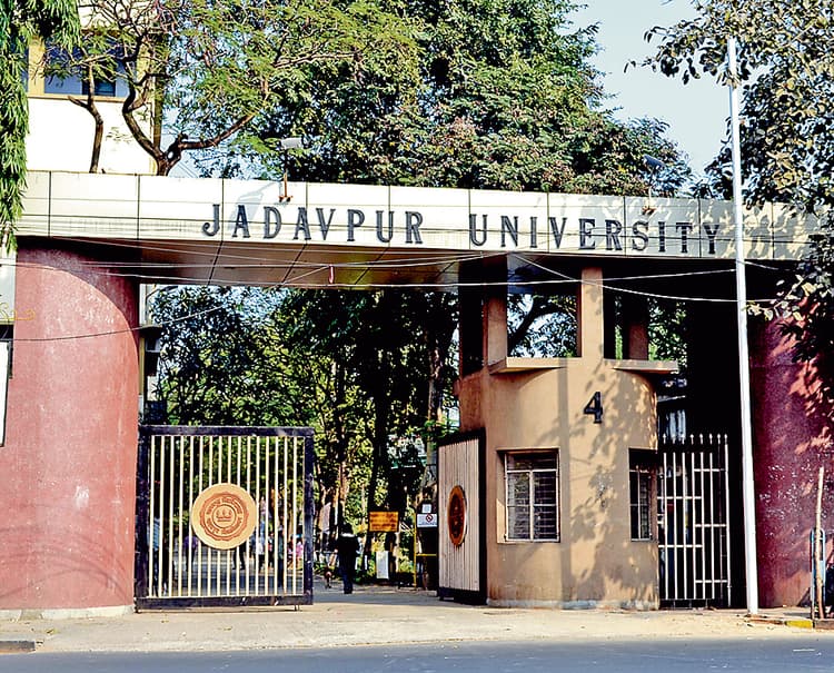 जादवपुर विवि : साइंस पीजी में बढ़ा छात्रों का रुझान