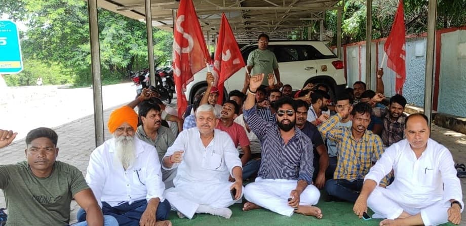 पिपरवार में वाहन चालकों की हड़ताल दूसरे दिन भी जारी