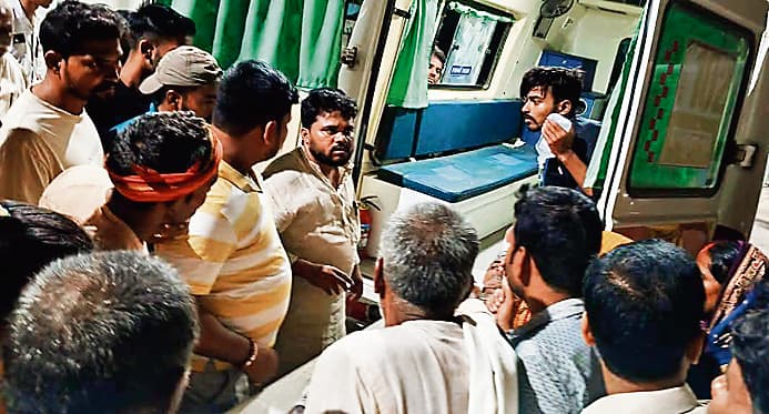 Gopalganj News : धोबहा घाट पर अंधाधुंध फायरिंग, कर युवक को मारी आठ गोलियां