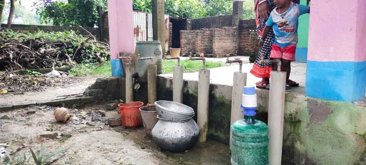 मुख्यमंत्री के ड्रीम प्रोजेक्ट नल जल योजना विफल, ग्रामीणों में आक्रोश