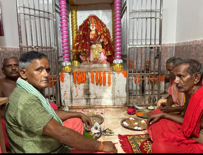 मां मनसा की भक्ति में लीन रहे ग्रामीण, रक्षा की कामना