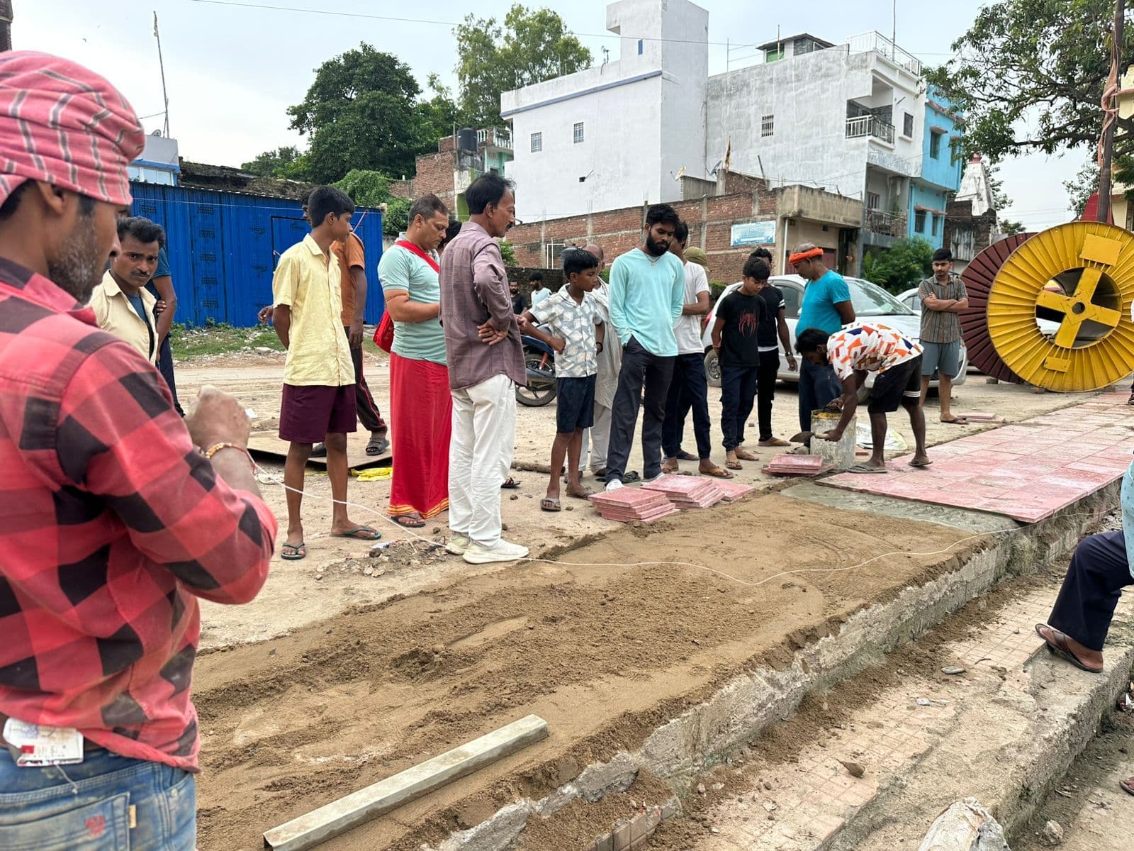 पुनपुन पिंडदान स्थल पर घटिया निर्माण का आरोप लगा लोगों ने किया हंगामा