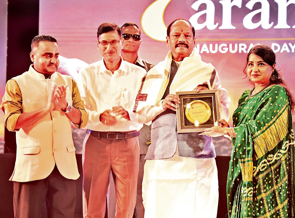 Jamshedpur News : पढ़ाई डिग्री तक सीमित न रहे, समाज के उत्थान में आये काम : रघुवर दास