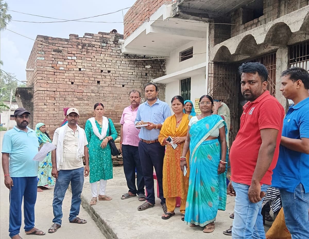 hajipur news. महनार में तेज गति से चल रहा राजस्व महाअभियान