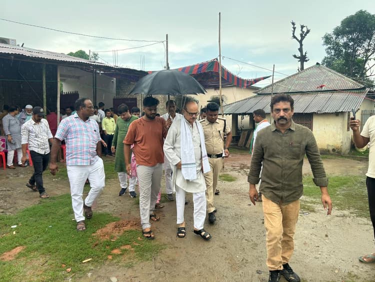 वोटर अधिकार यात्रा के दौरान मखाना फोड़ी मजदूर से मिलेंगे राहुल गांधी